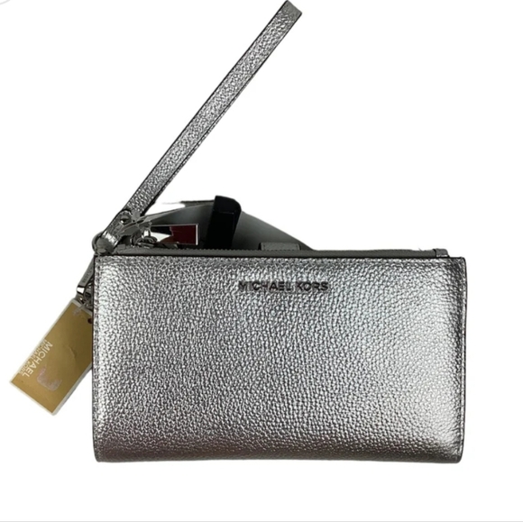 NEW Michael Kors Wallet Wristlet silver color - Picture 8 of 11